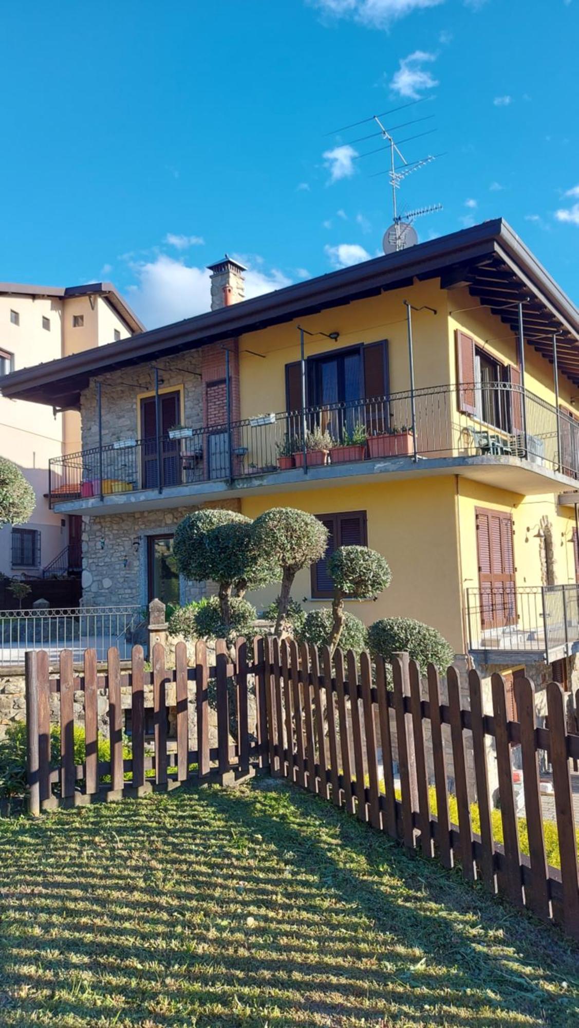 Отель Al Vecchio Lavatoio Colle Brianza Экстерьер фото